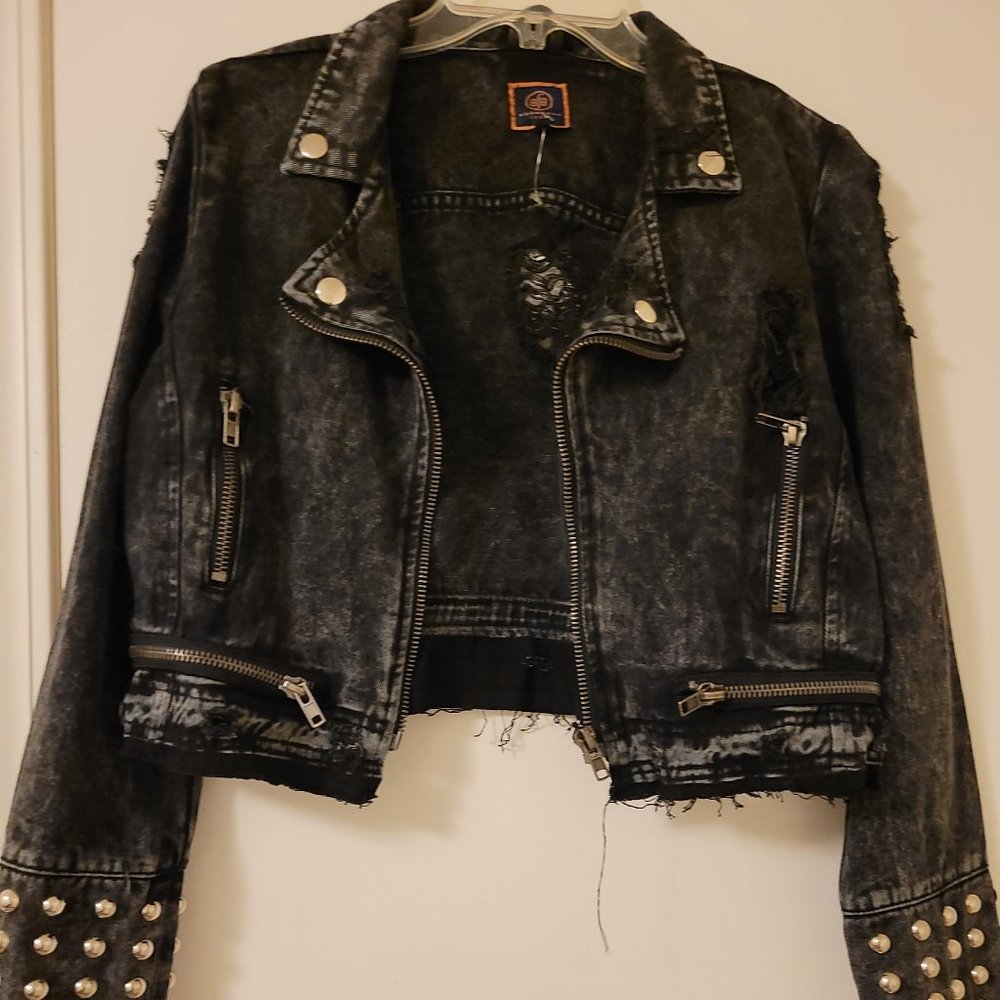 WOMEN SZ L BLACK WASH DISTRESSED CHOP JEAN JACKET